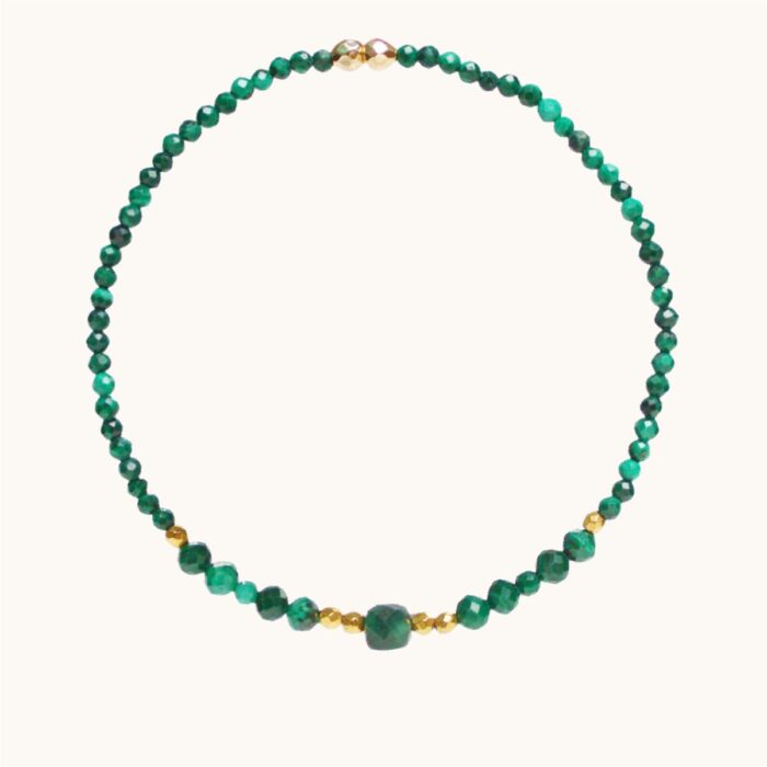 BDE87 Bransoletka elastyczna z malachitów, srebra z 24K złotem i szmaragdem