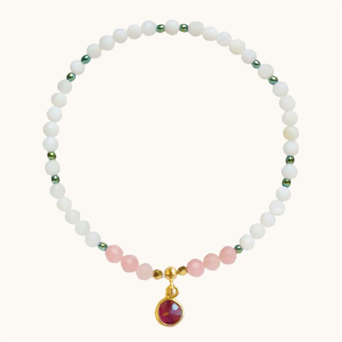 BDE90 Bransoletka elastyczna z opali, masy perłowej, z granatem i srebrem pozlacanym 24K