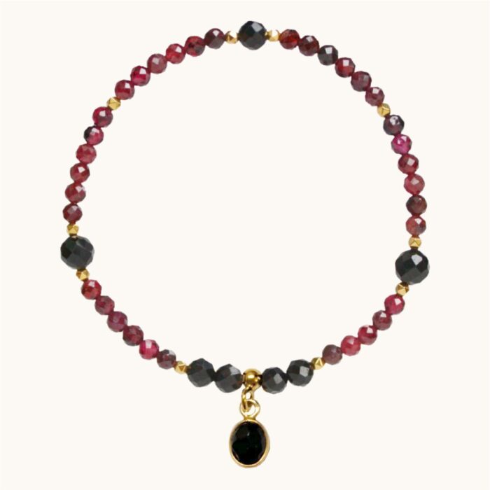 BDE88 Bransoletka elastyczna z granatów, turmalinów oraz zawieszki z onyksem