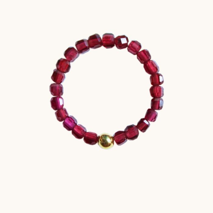 PE63 Pierścionek elastyczny z granatów oraz ze srebra pozłacanego 24K