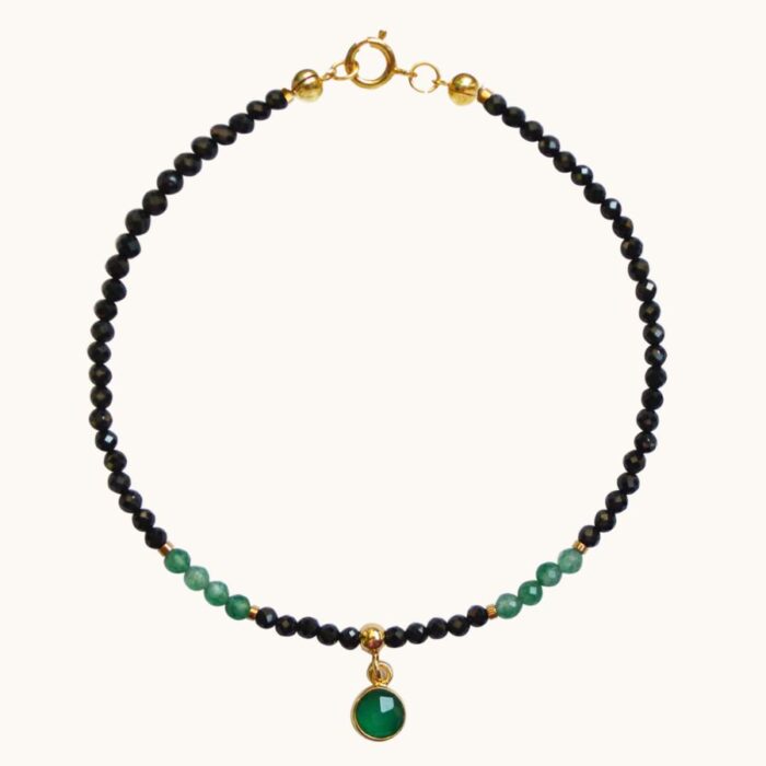 BDZ56 Bransoletka ze spineli, szmaragdów i onyksu w okuciu ze srebra pozłacanego 24K