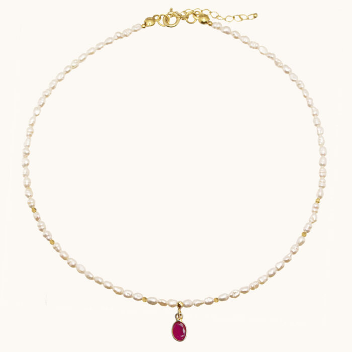 N78 Naszyjnik z pereł, z rubinem w zawieszce i srebra pozłoconego 24K